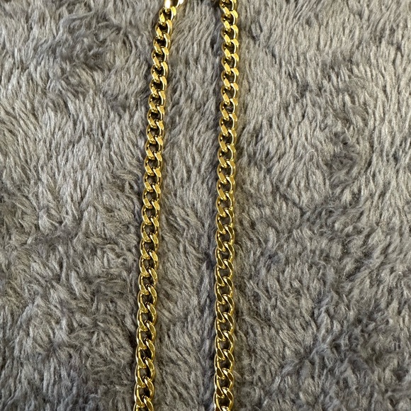 Gold Chain Necklace - Picture 4 of 6